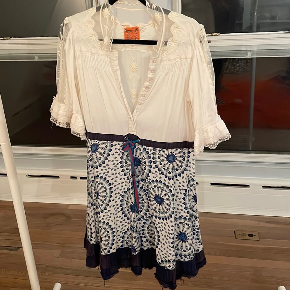 Free People, circa 2008. Adorable Mini Dress.